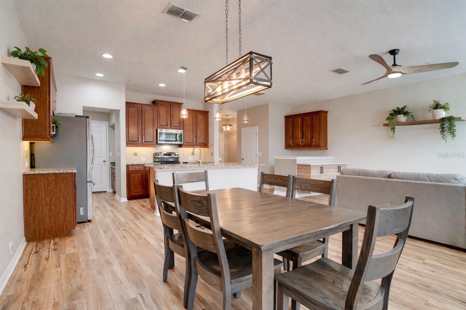 WALKERS GROVE - Residential