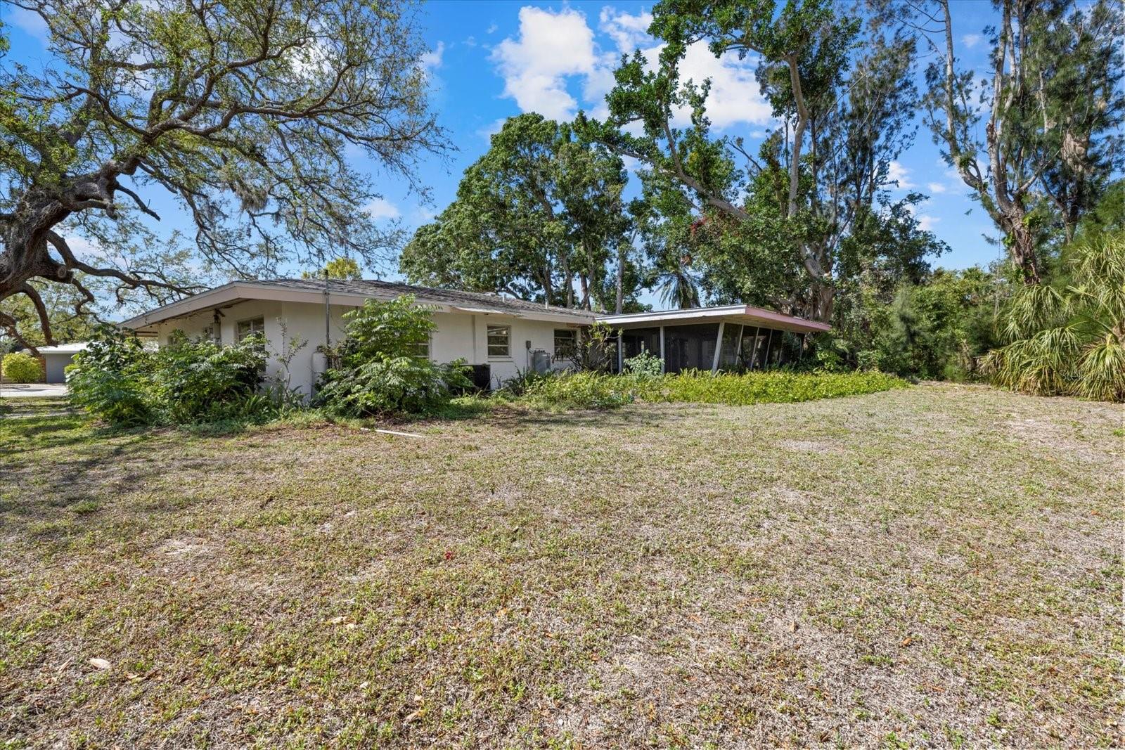 SOUTH GATE - Residential