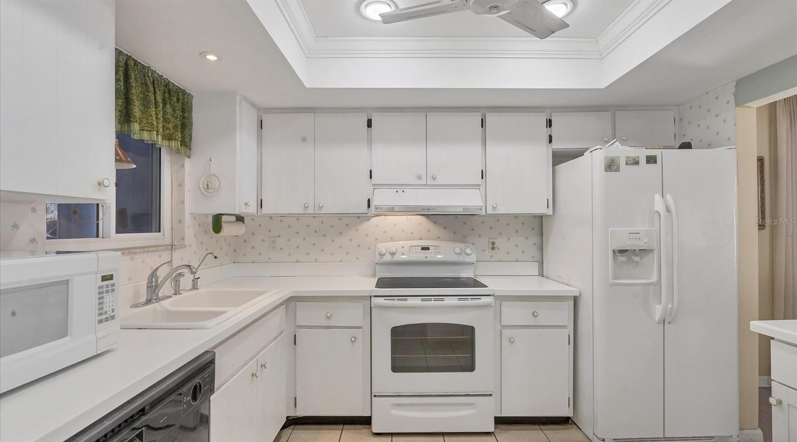 1305 GLEN OAKS DRIVE E 130