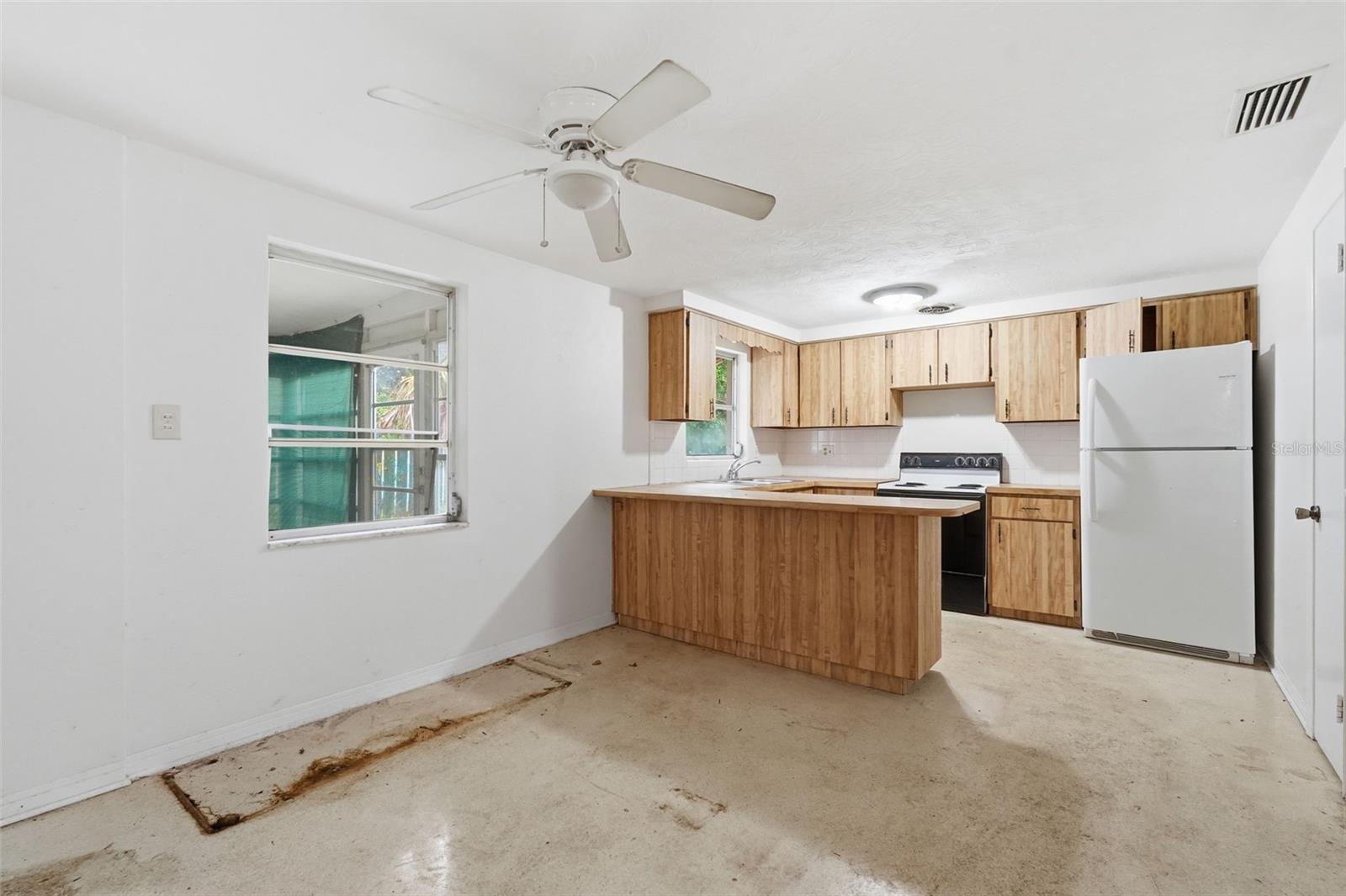 CREST RIDGE GARDENS - Residential