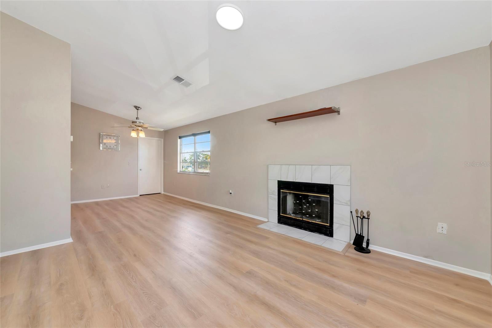 MIRROR LAKE CONDO SEC 4 - Residential
