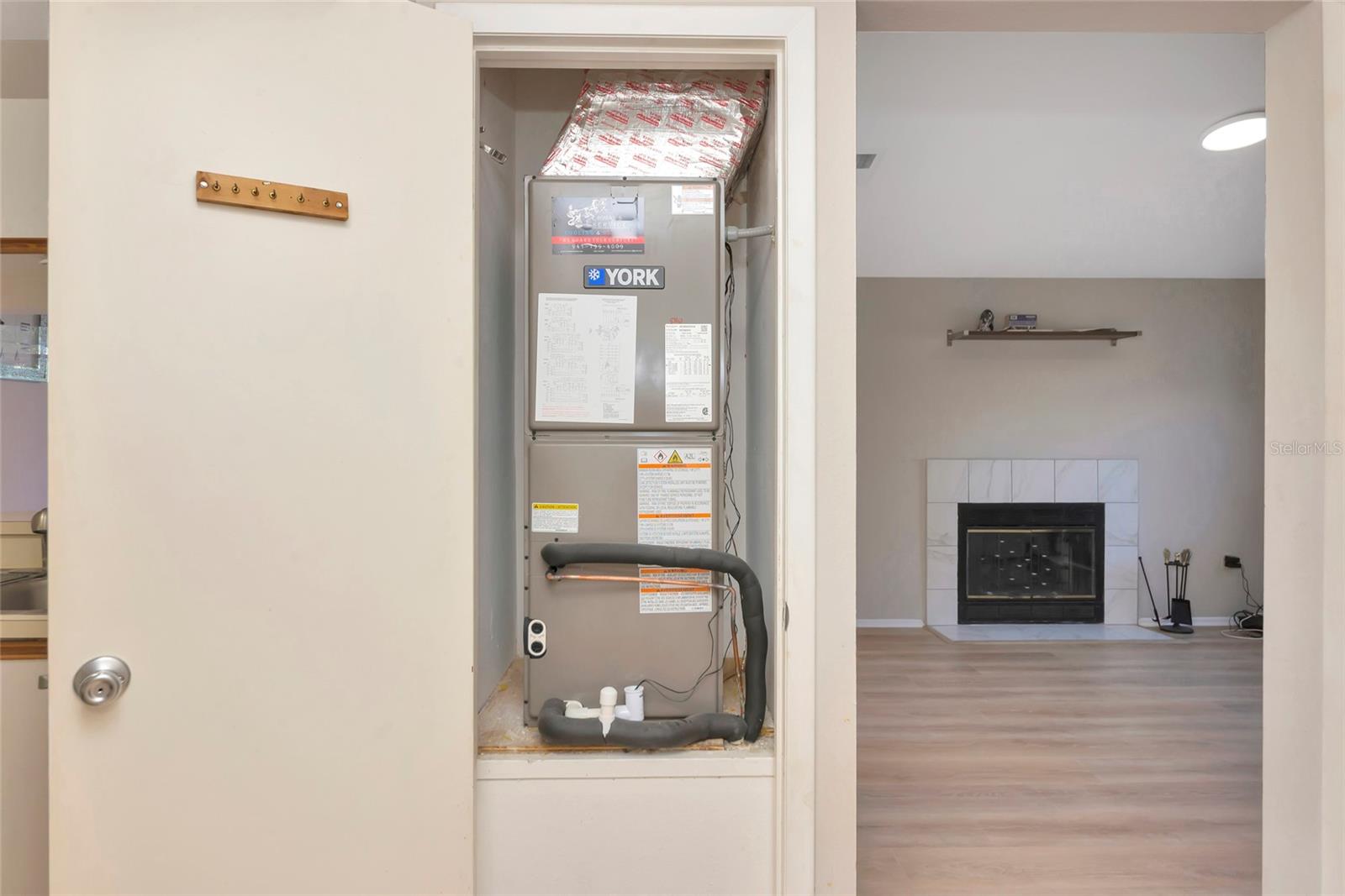 MIRROR LAKE CONDO SEC 4 - Residential
