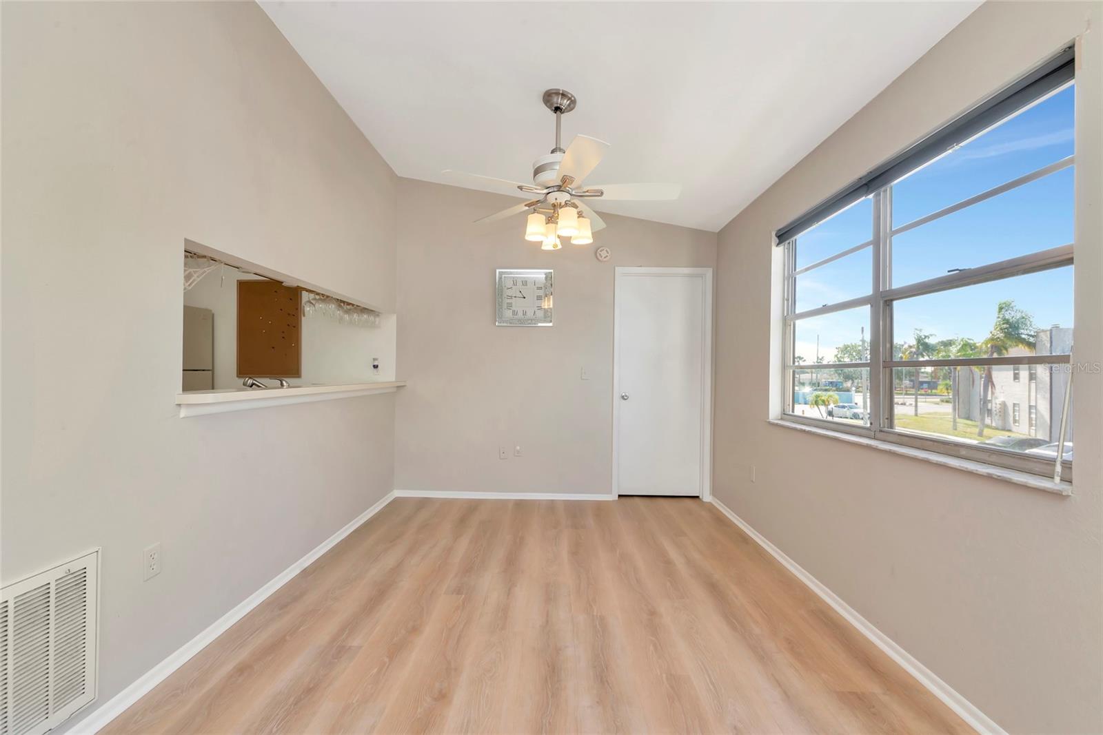 MIRROR LAKE CONDO SEC 4 - Residential