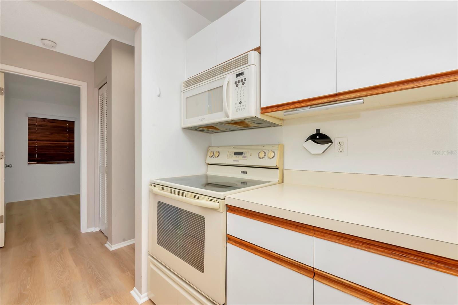MIRROR LAKE CONDO SEC 4 - Residential