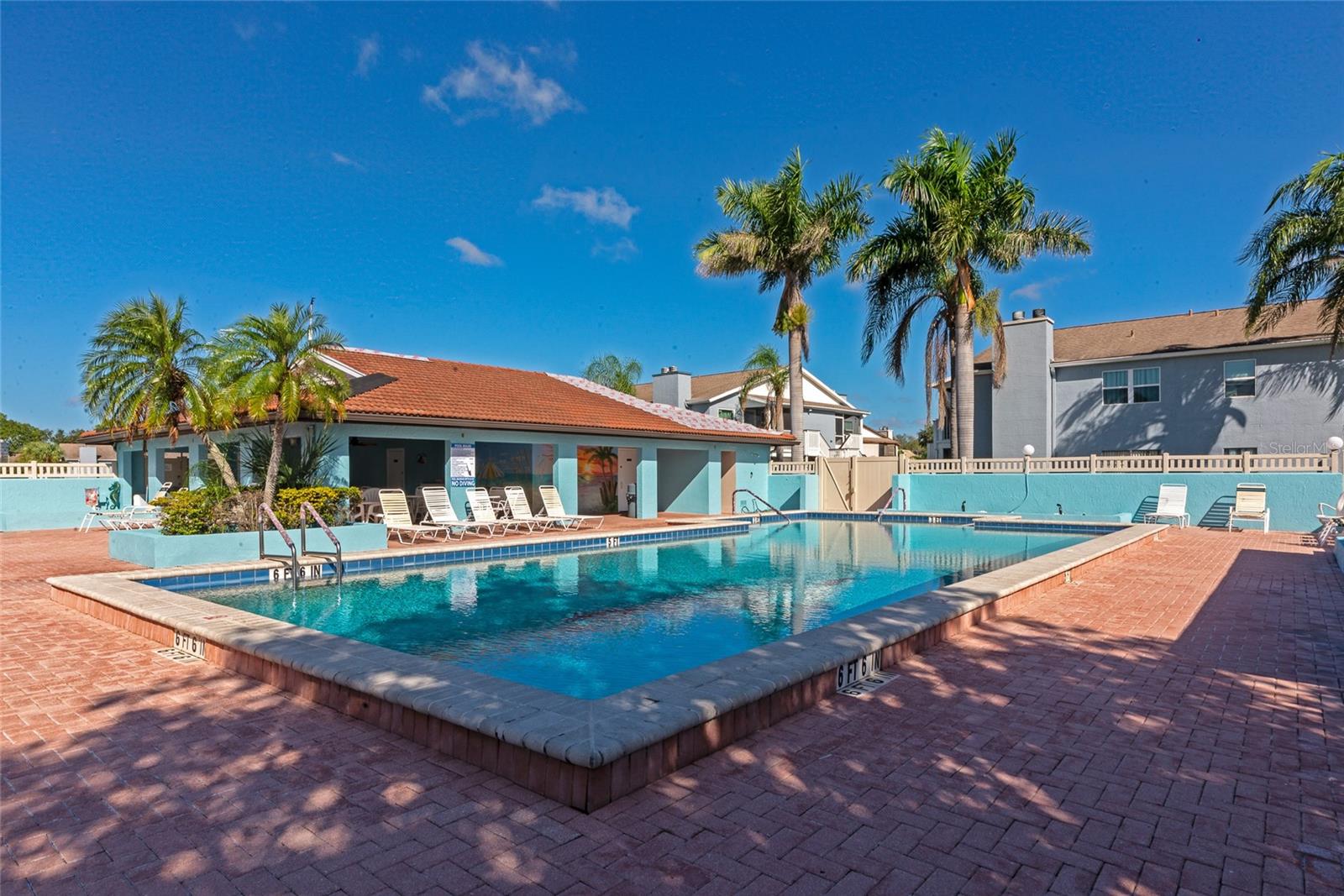 MIRROR LAKE CONDO SEC 4 - Residential