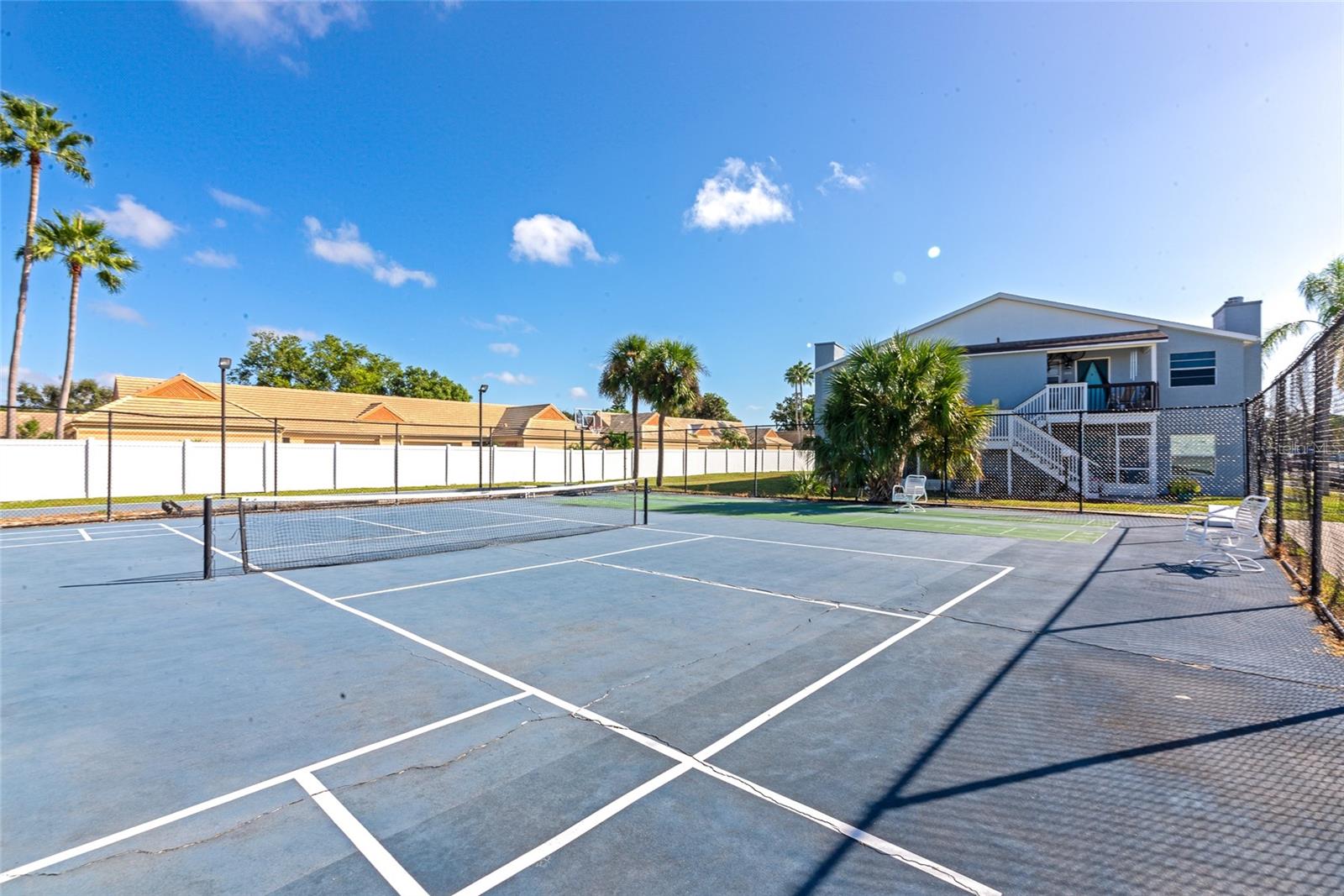 MIRROR LAKE CONDO SEC 4 - Residential