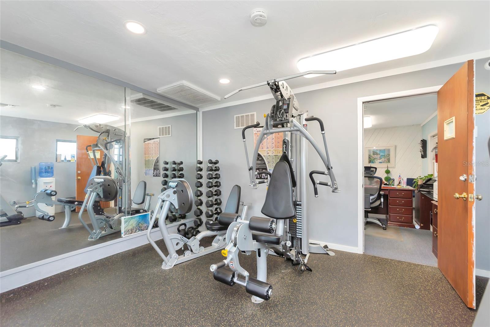 MIRROR LAKE CONDO SEC 4 - Residential