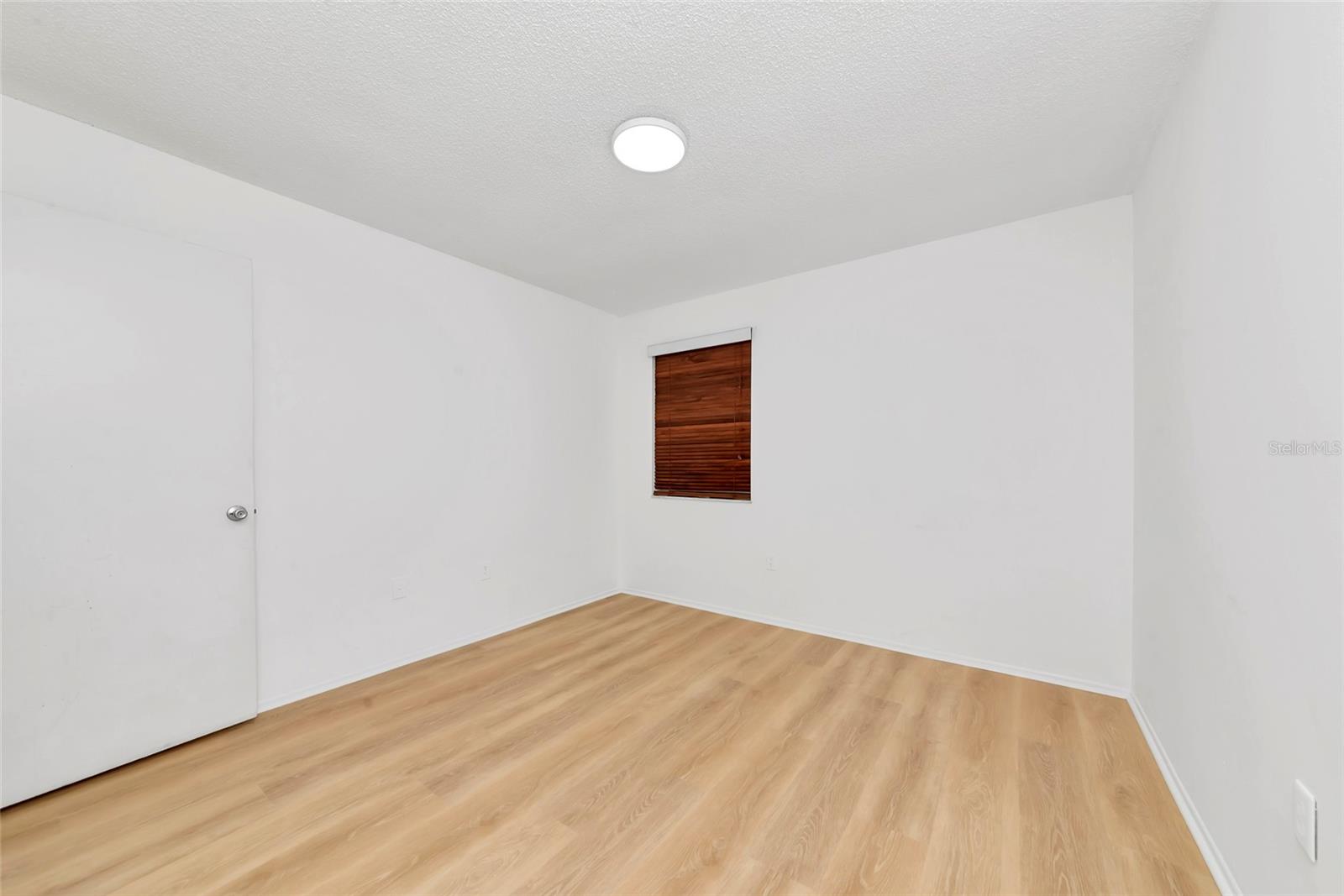 MIRROR LAKE CONDO SEC 4 - Residential