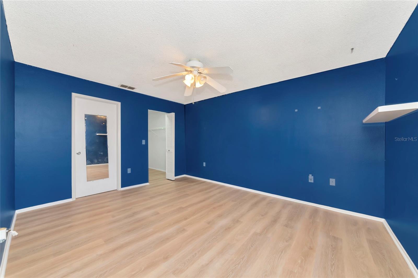 MIRROR LAKE CONDO SEC 4 - Residential