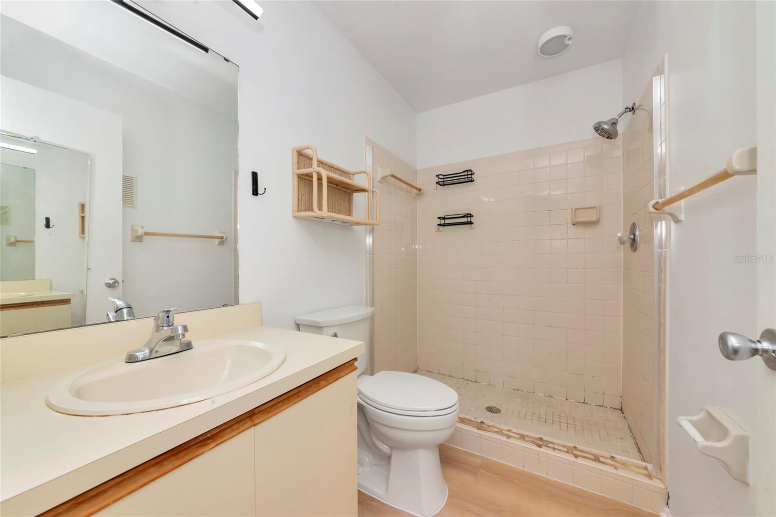 MIRROR LAKE CONDO SEC 4 - Residential