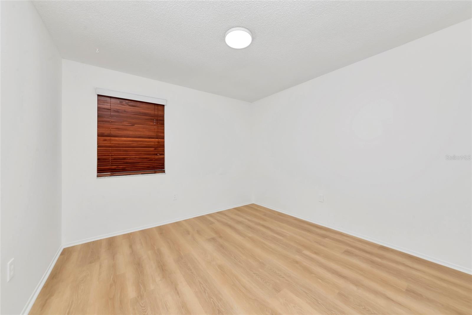 MIRROR LAKE CONDO SEC 4 - Residential