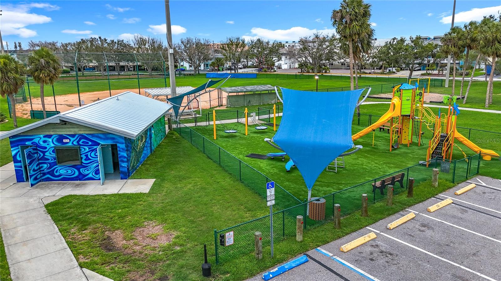 CAPRI ISLE - Residential
