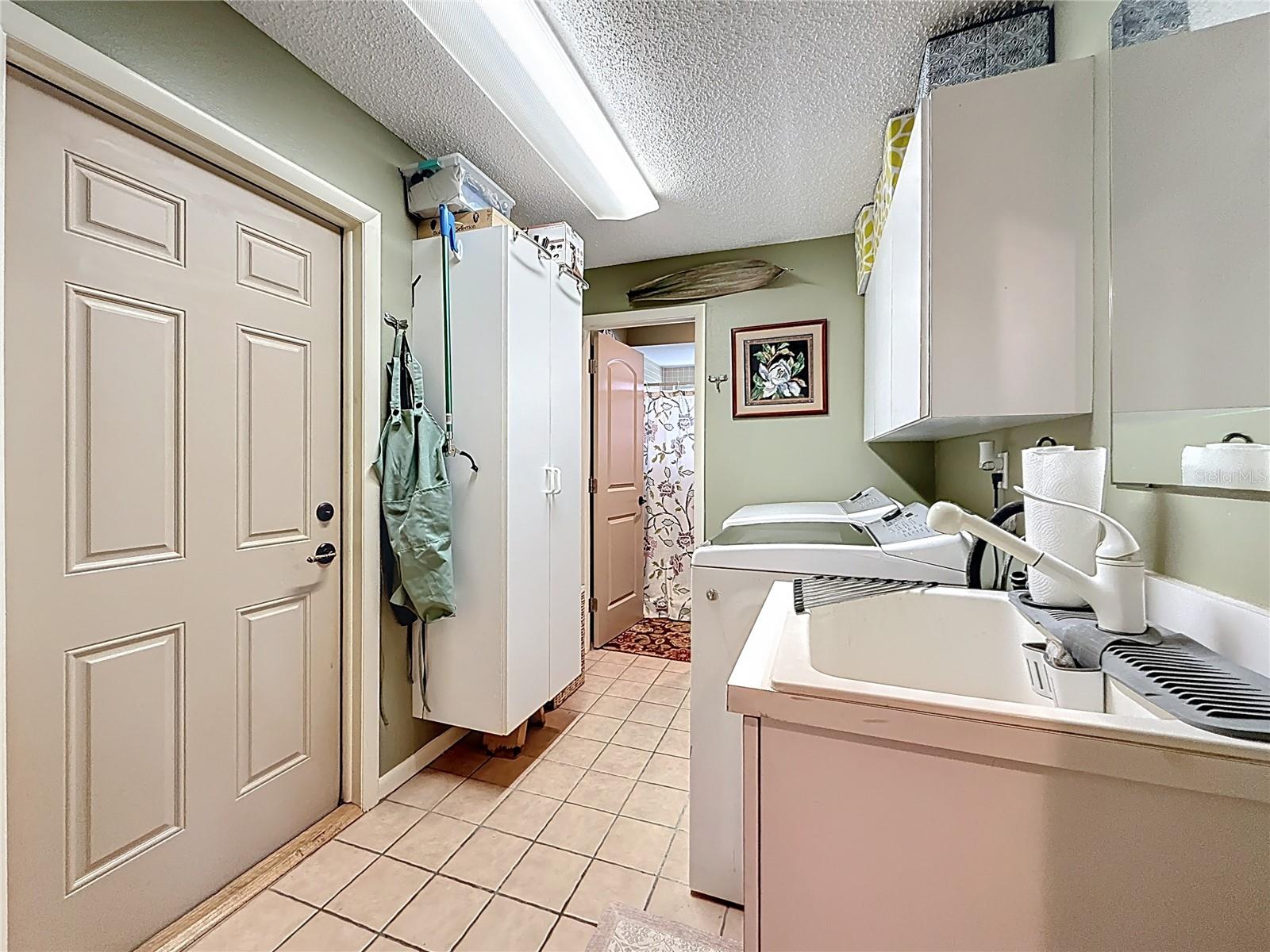 CAPRI ISLE - Residential