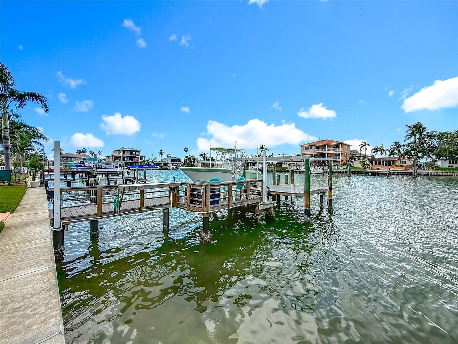 CAPRI ISLE - Residential