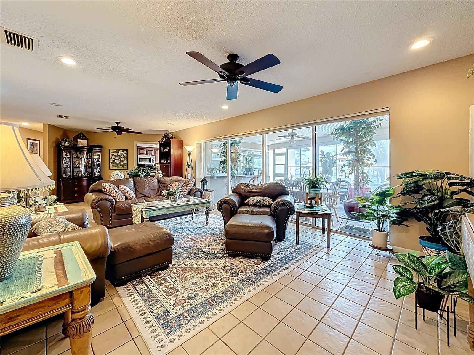 CAPRI ISLE - Residential