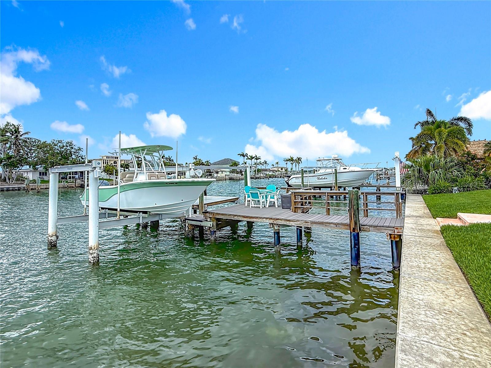 CAPRI ISLE - Residential