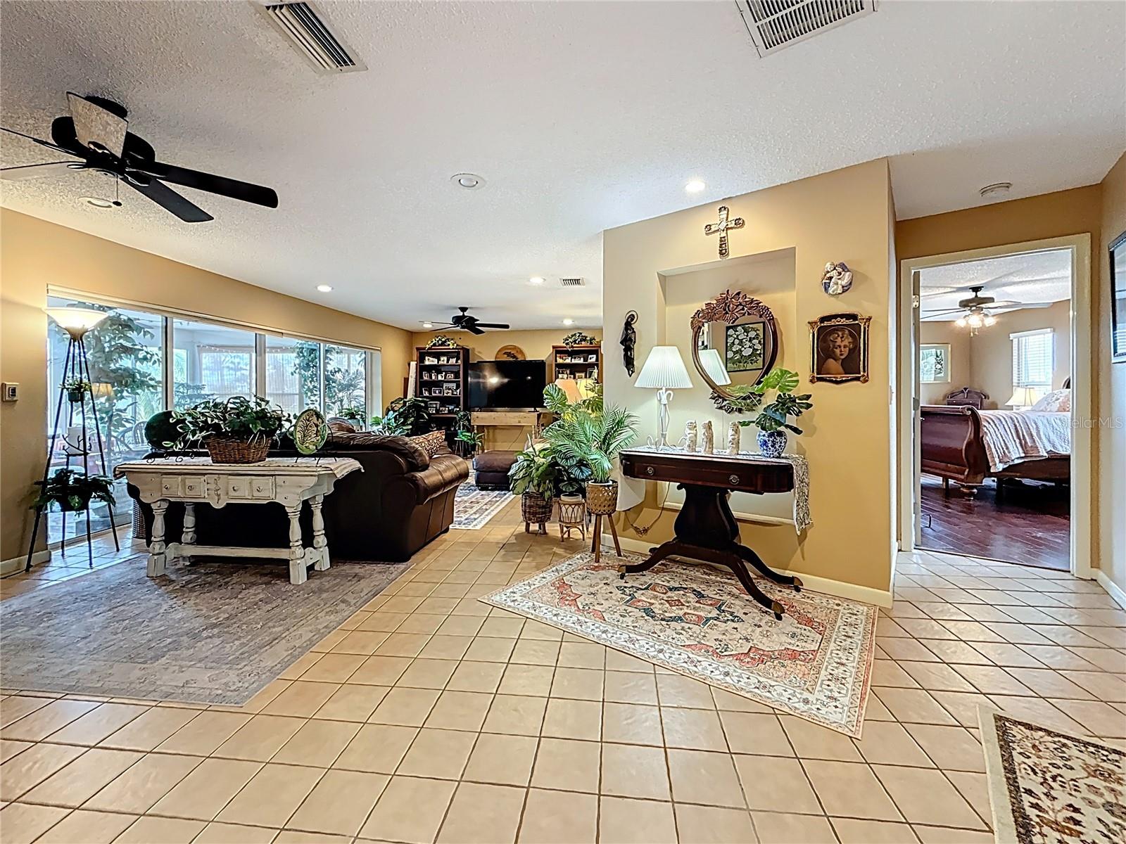 CAPRI ISLE - Residential
