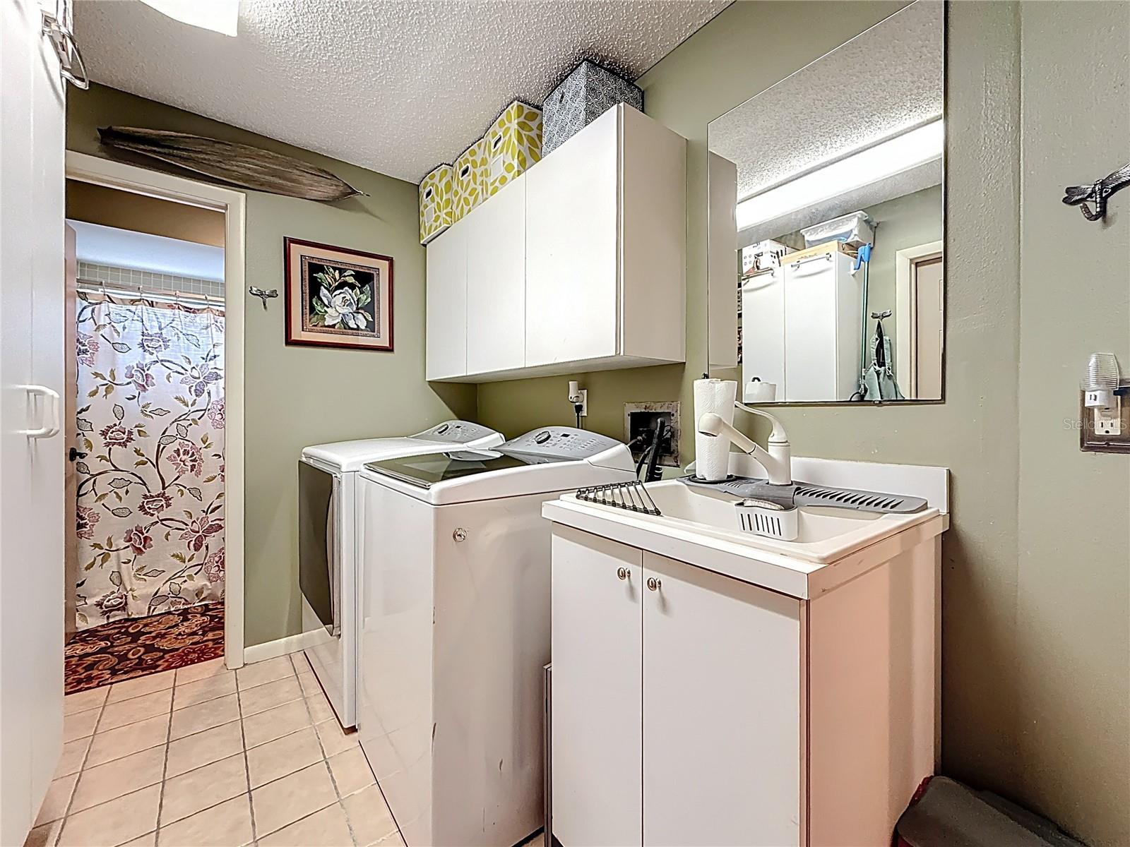 CAPRI ISLE - Residential