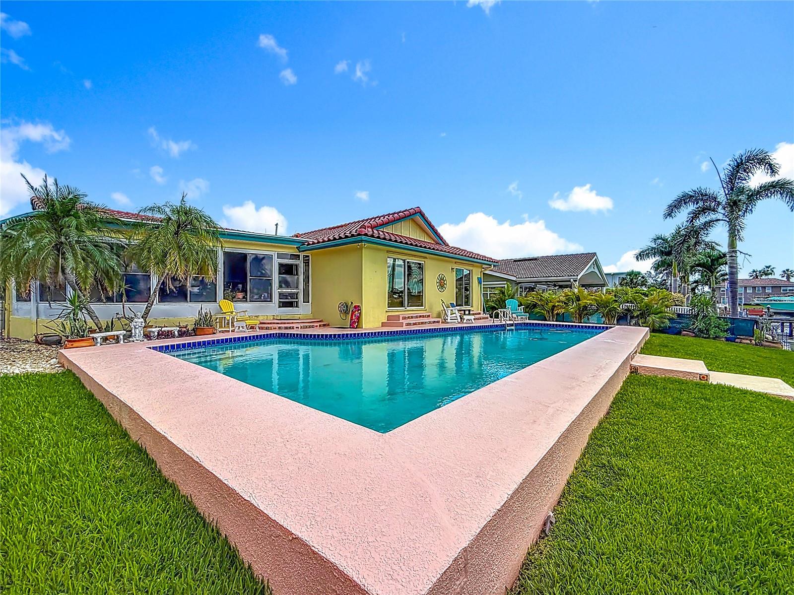 CAPRI ISLE - Residential