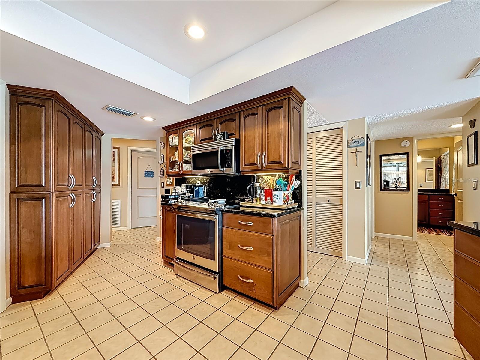 CAPRI ISLE - Residential