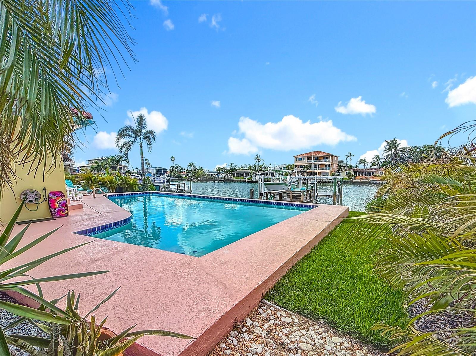CAPRI ISLE - Residential