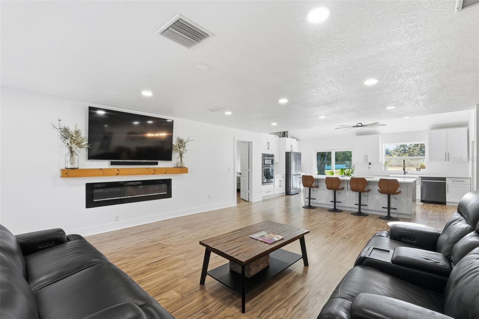 PINELLAS FARMS - Residential