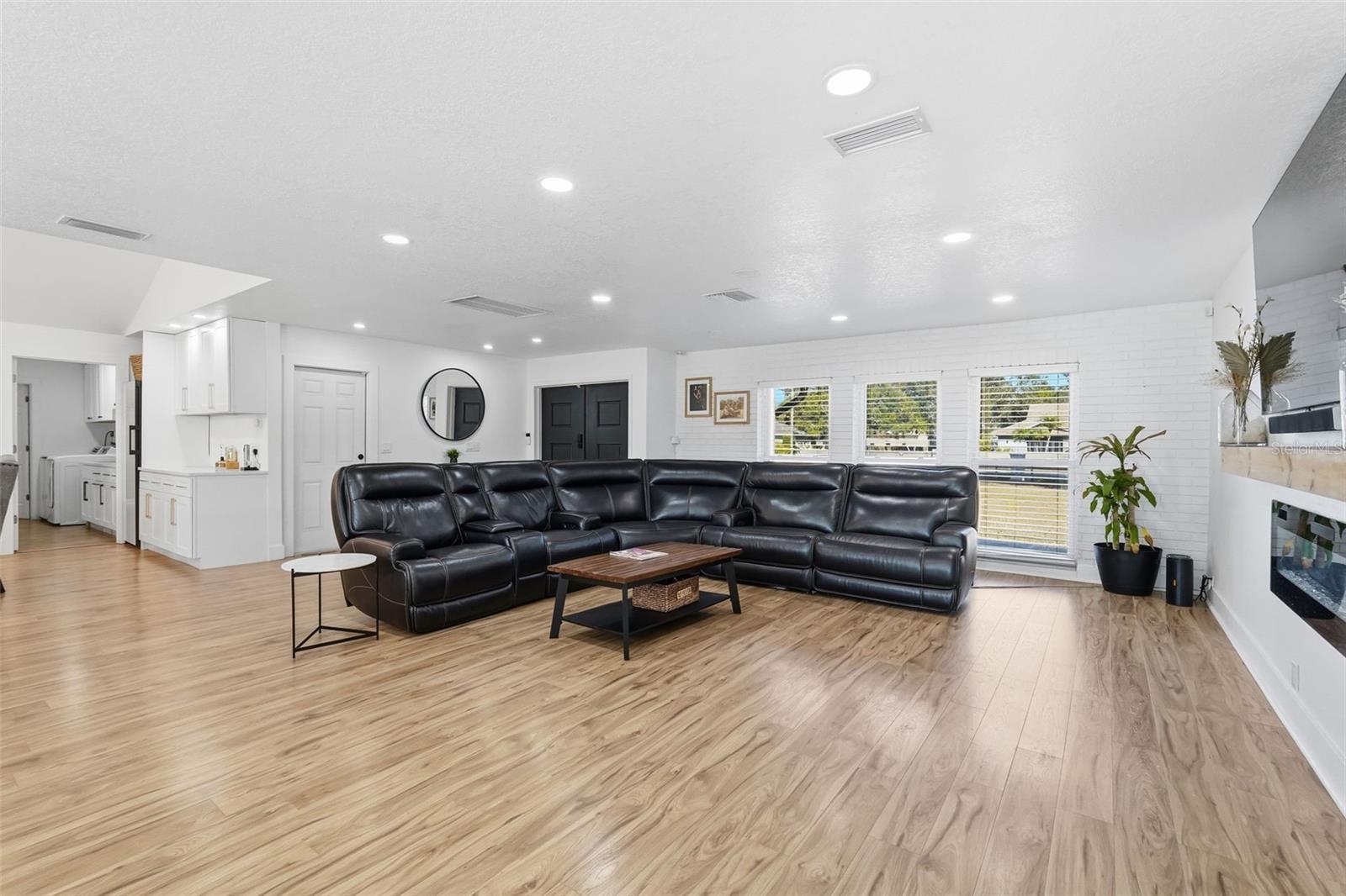 PINELLAS FARMS - Residential