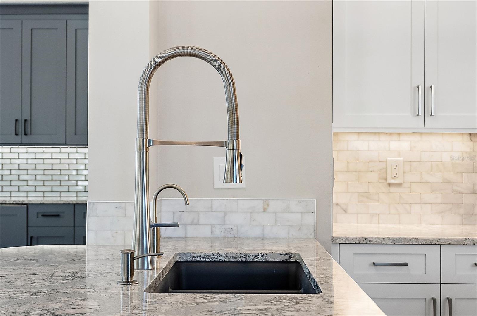 FLORENCIA CONDO - Residential