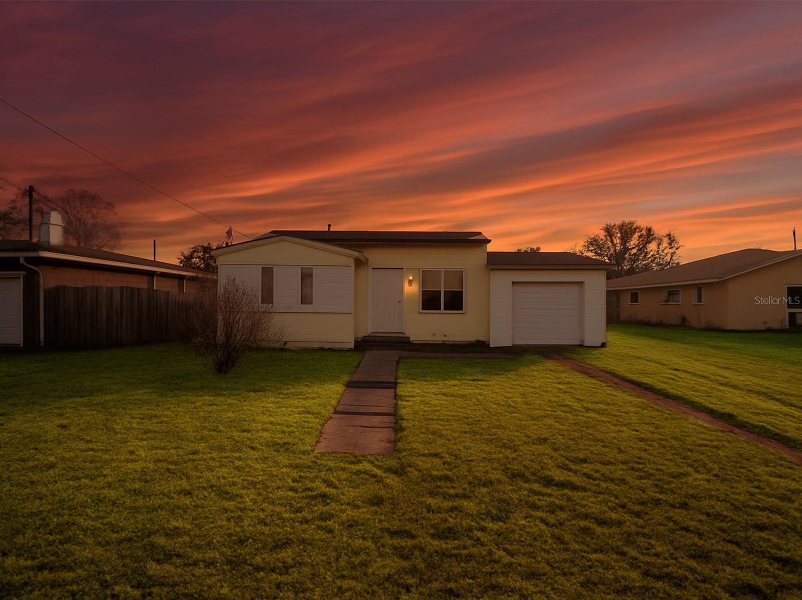 LONE PALM BEACH 2ND ADD - Residential