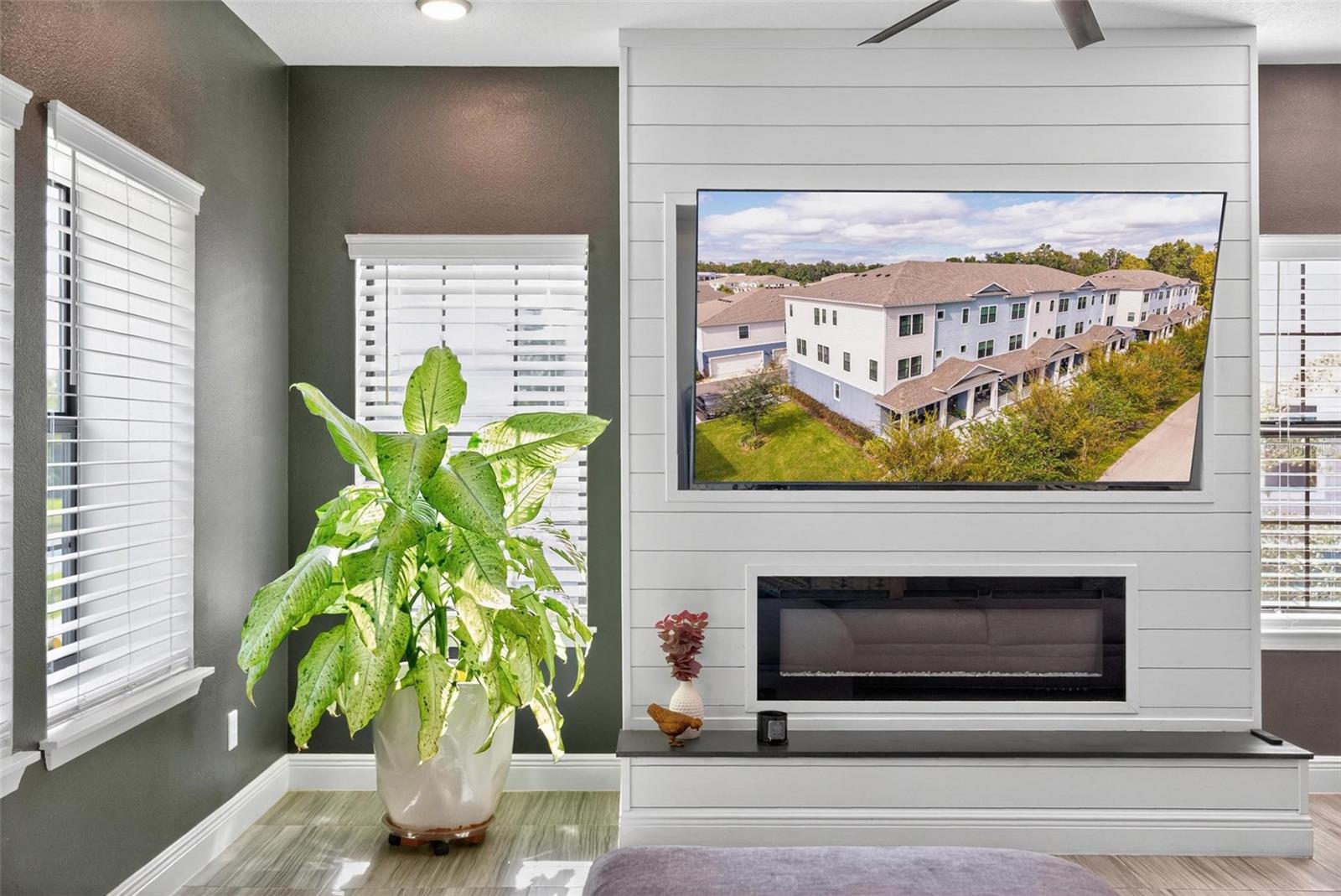 SEMINOLE CROSSING TWNHMS - Residential