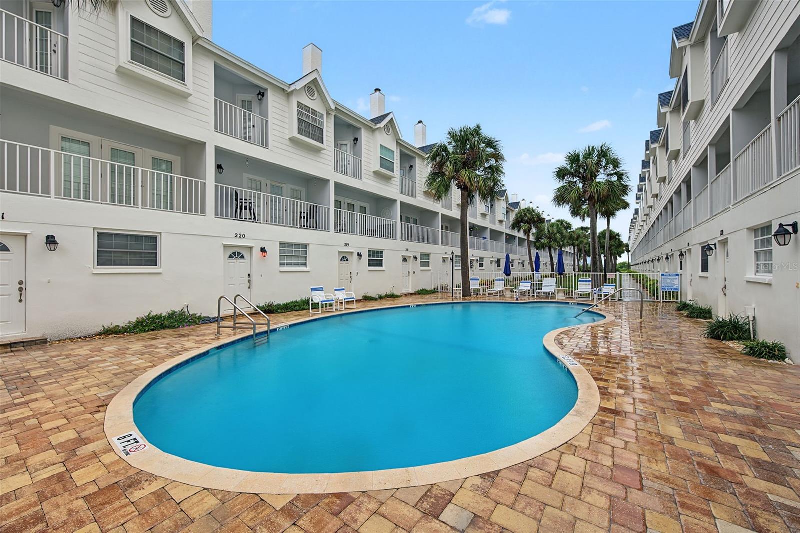 17960 GULF BOULEVARD 118