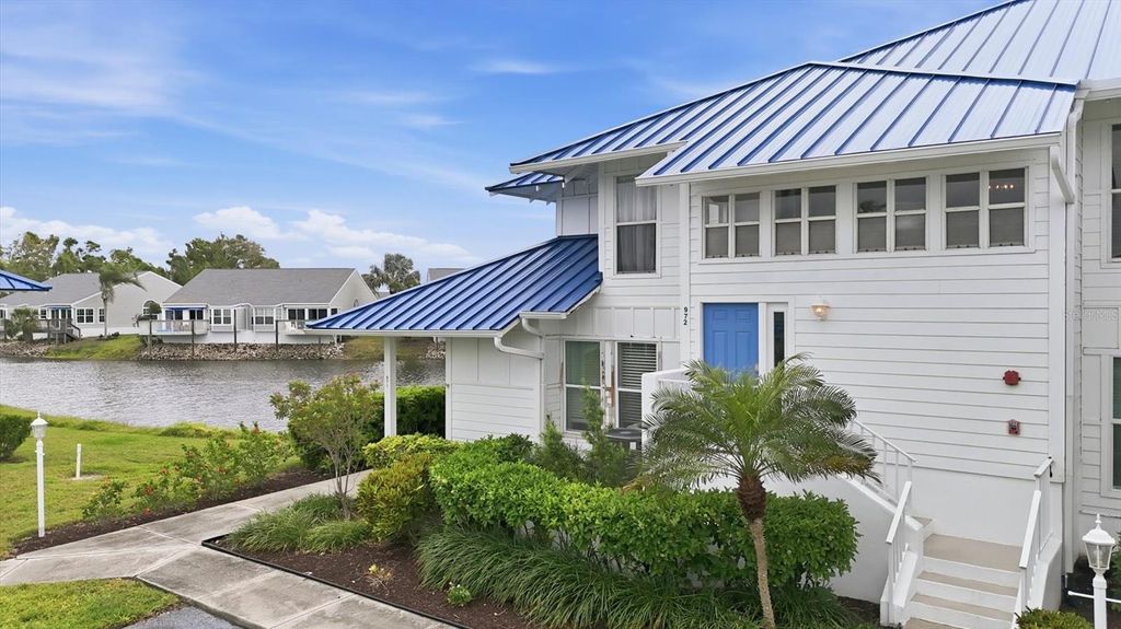 Photo of 972 Sandpiper Circle #972, Bradenton, FL 34209 (MLS # A4689807)