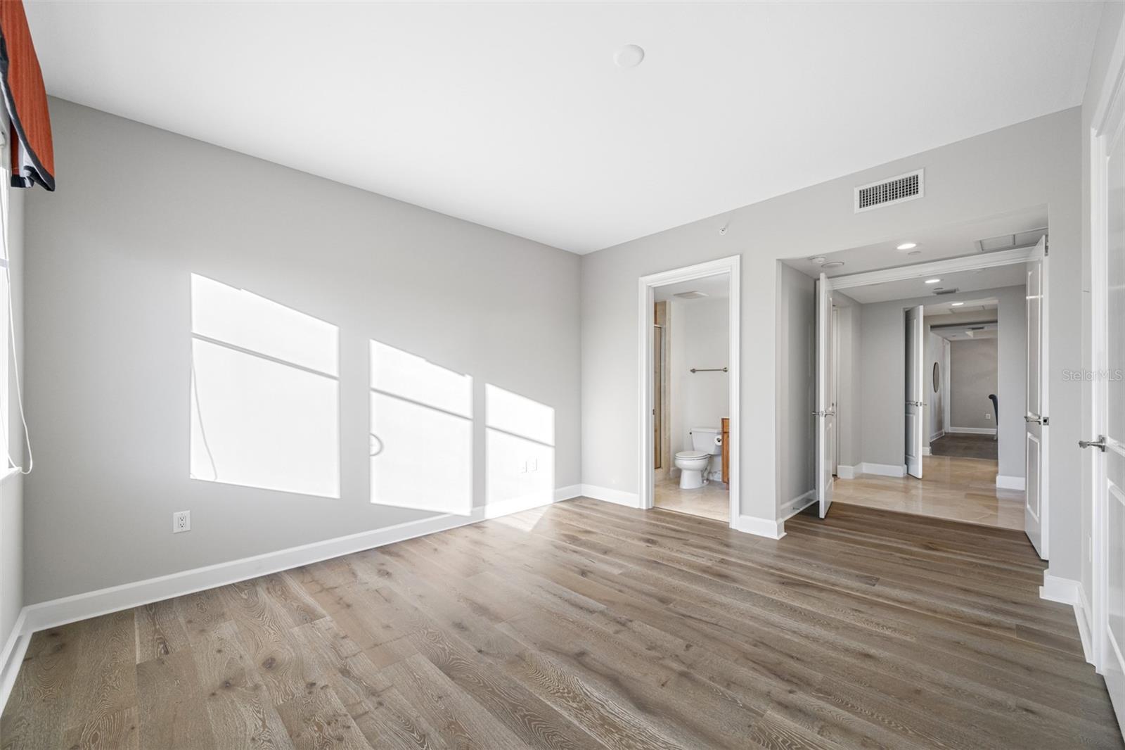 PARKSHORE PLAZA CONDO - Residential