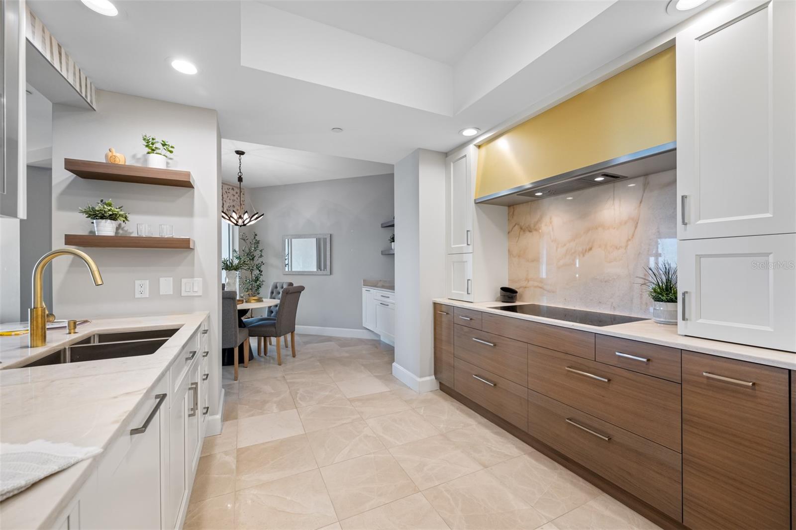 PARKSHORE PLAZA CONDO - Residential