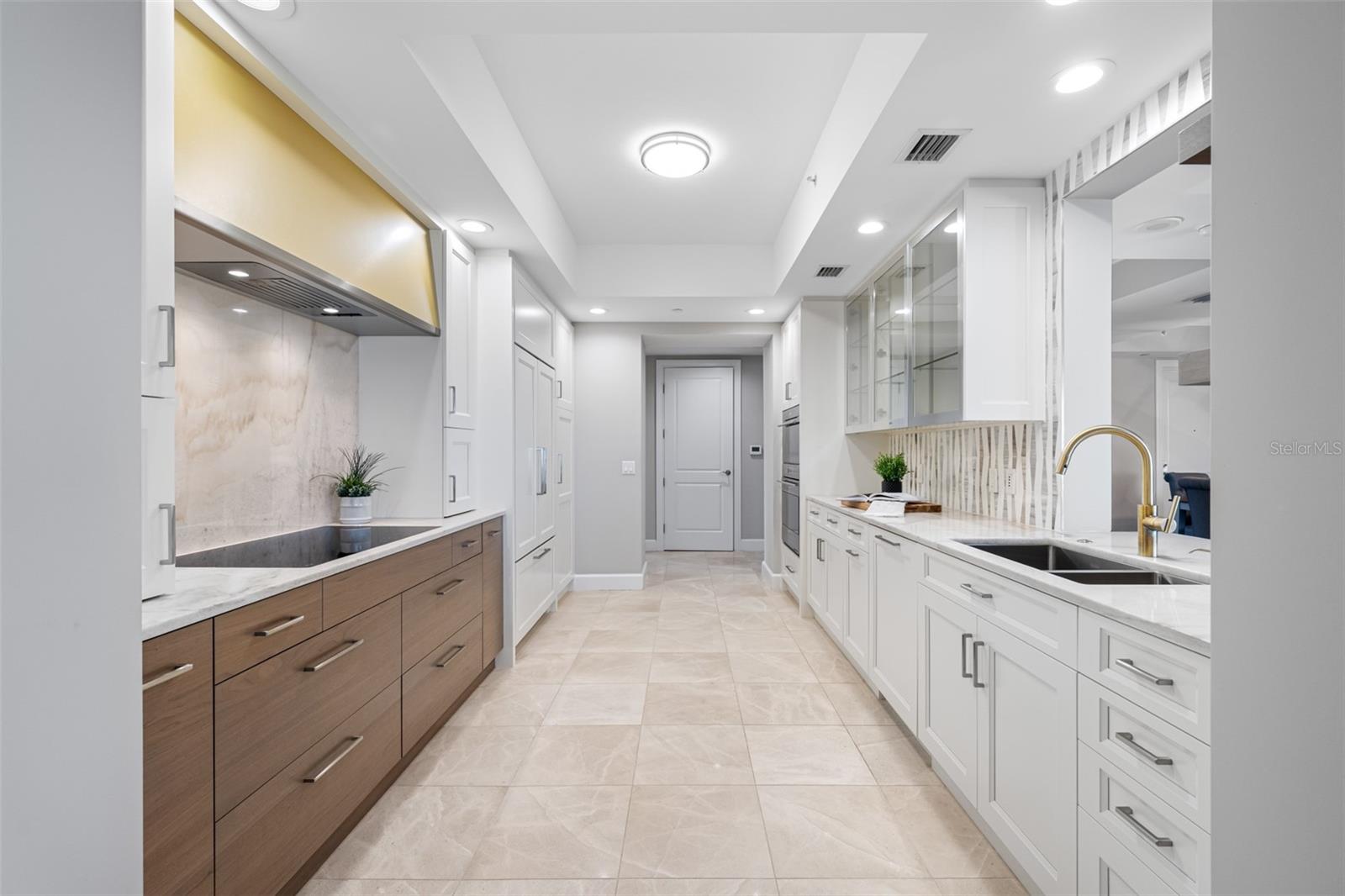 PARKSHORE PLAZA CONDO - Residential