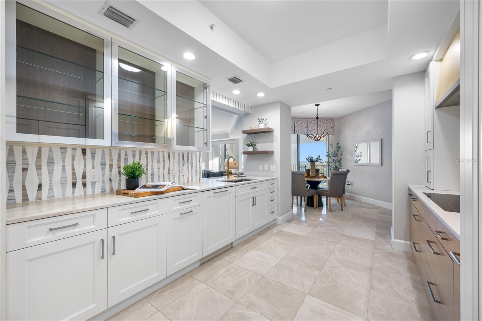 PARKSHORE PLAZA CONDO - Residential