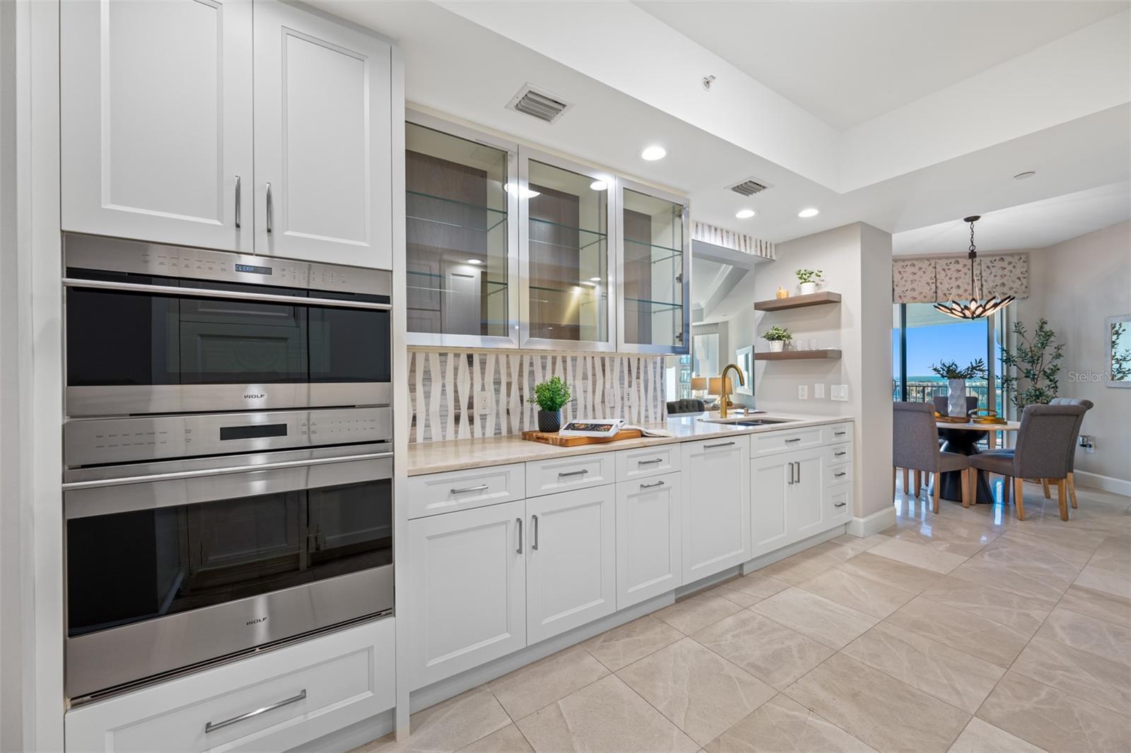 PARKSHORE PLAZA CONDO - Residential