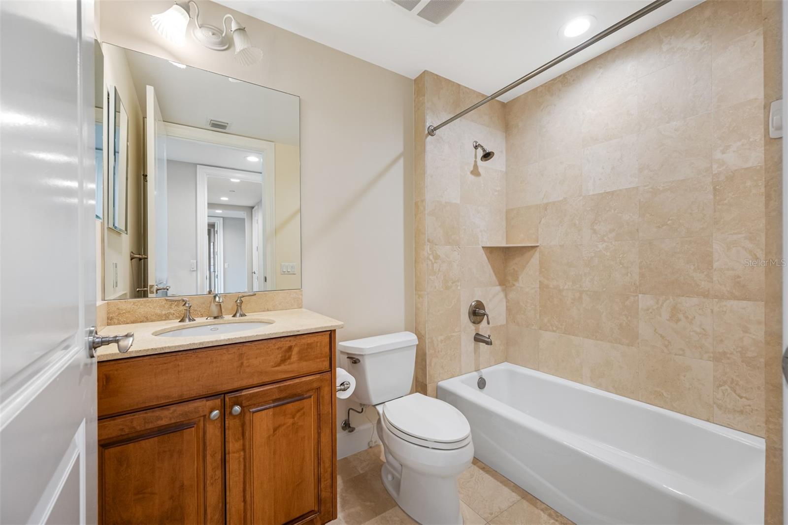 PARKSHORE PLAZA CONDO - Residential