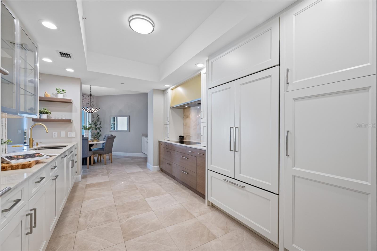 PARKSHORE PLAZA CONDO - Residential