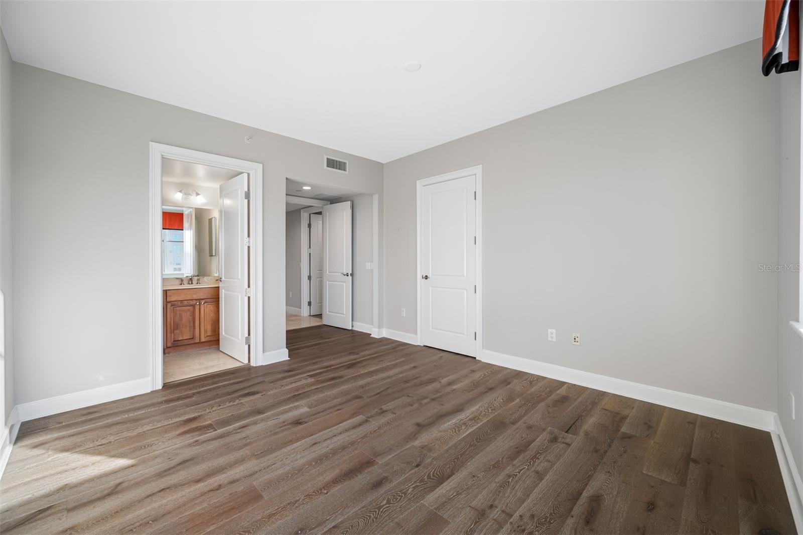 PARKSHORE PLAZA CONDO - Residential