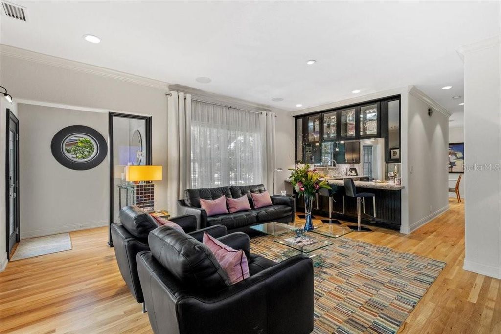 Photo of 213 N Hesperides Street, Tampa, FL 33609 (MLS # TB8442901)