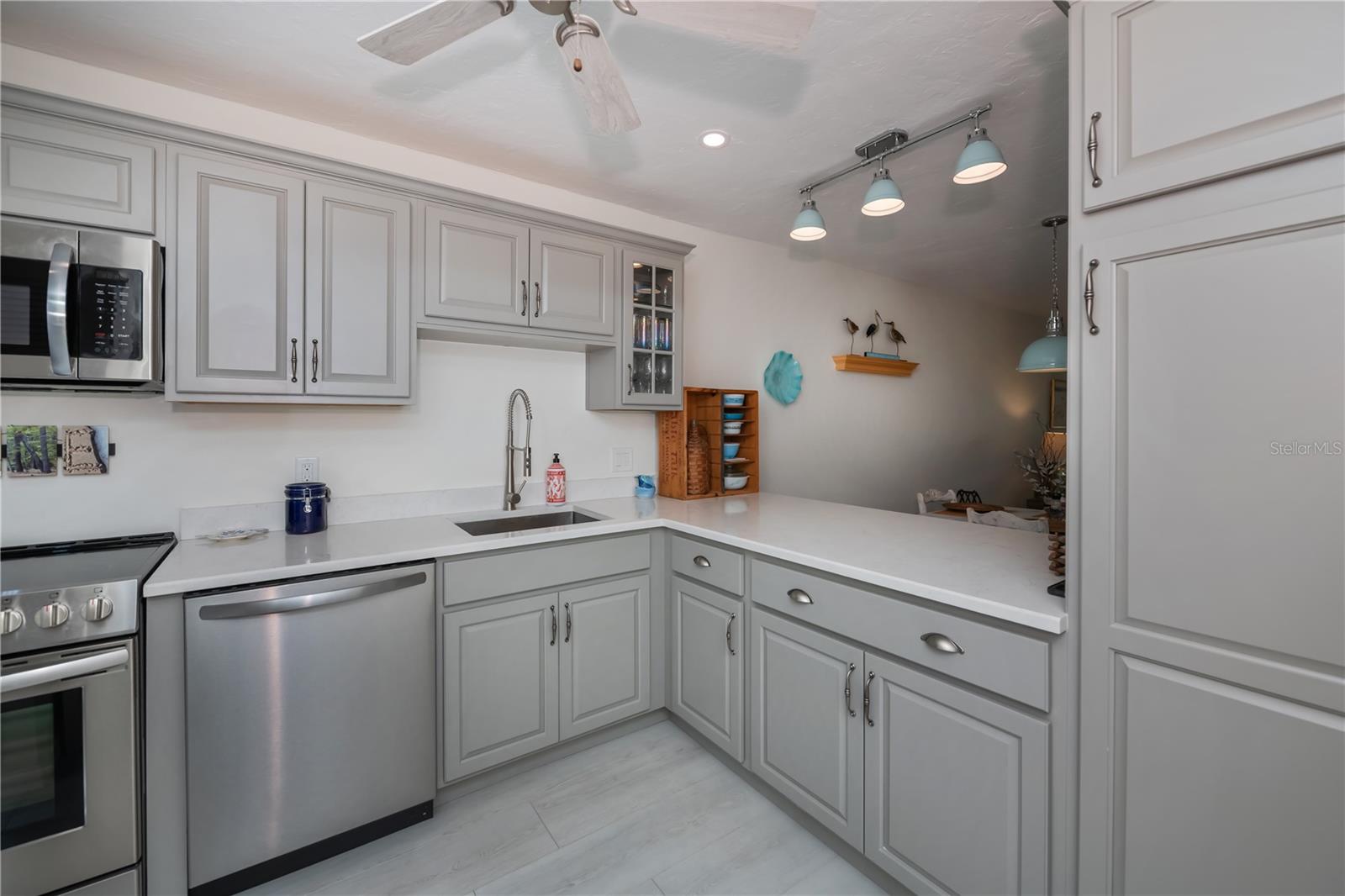 1041 CAPRI ISLES BOULEVARD 104