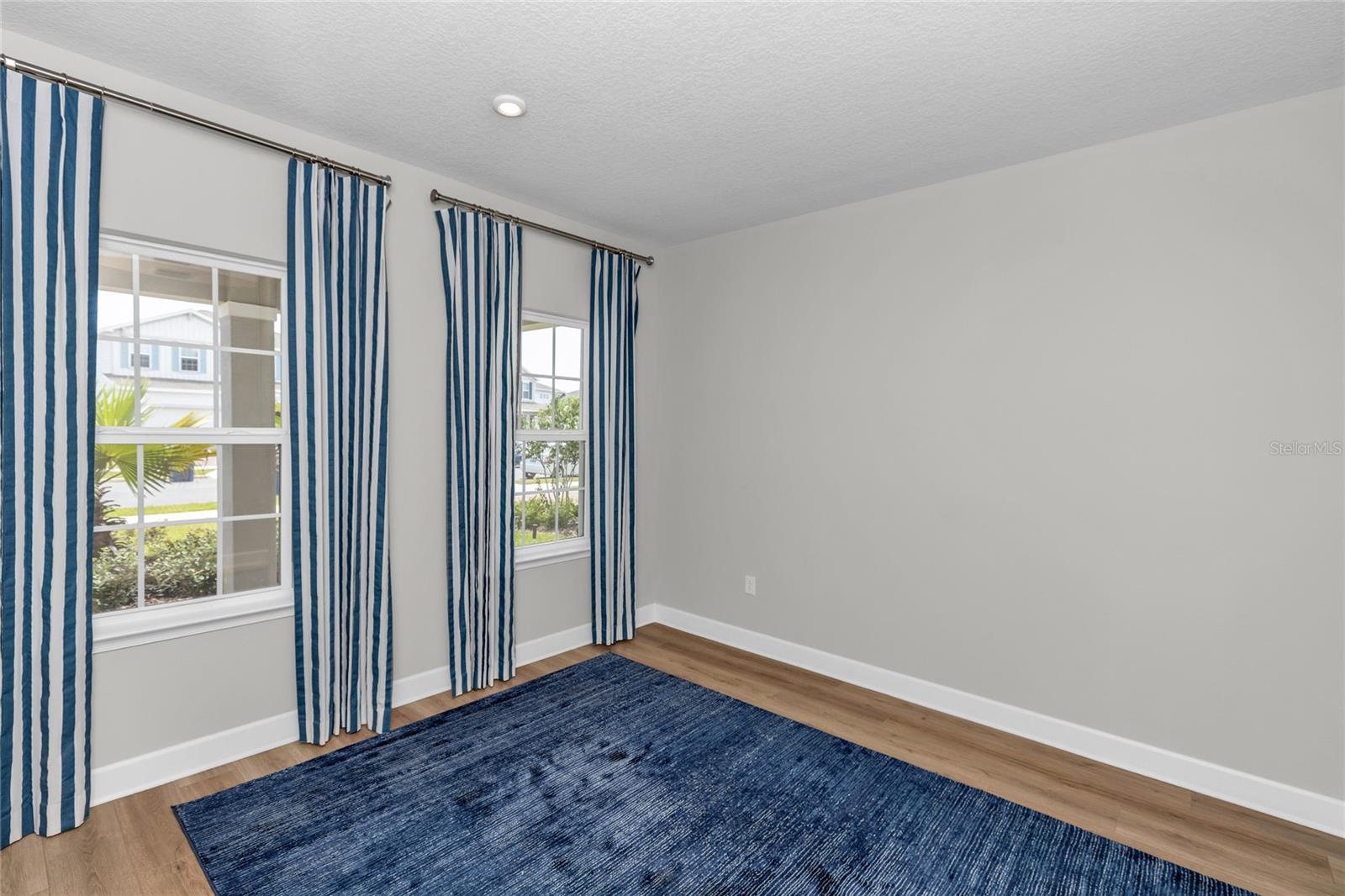Search Properties for Sale 3 1234 WHISPERING LANE