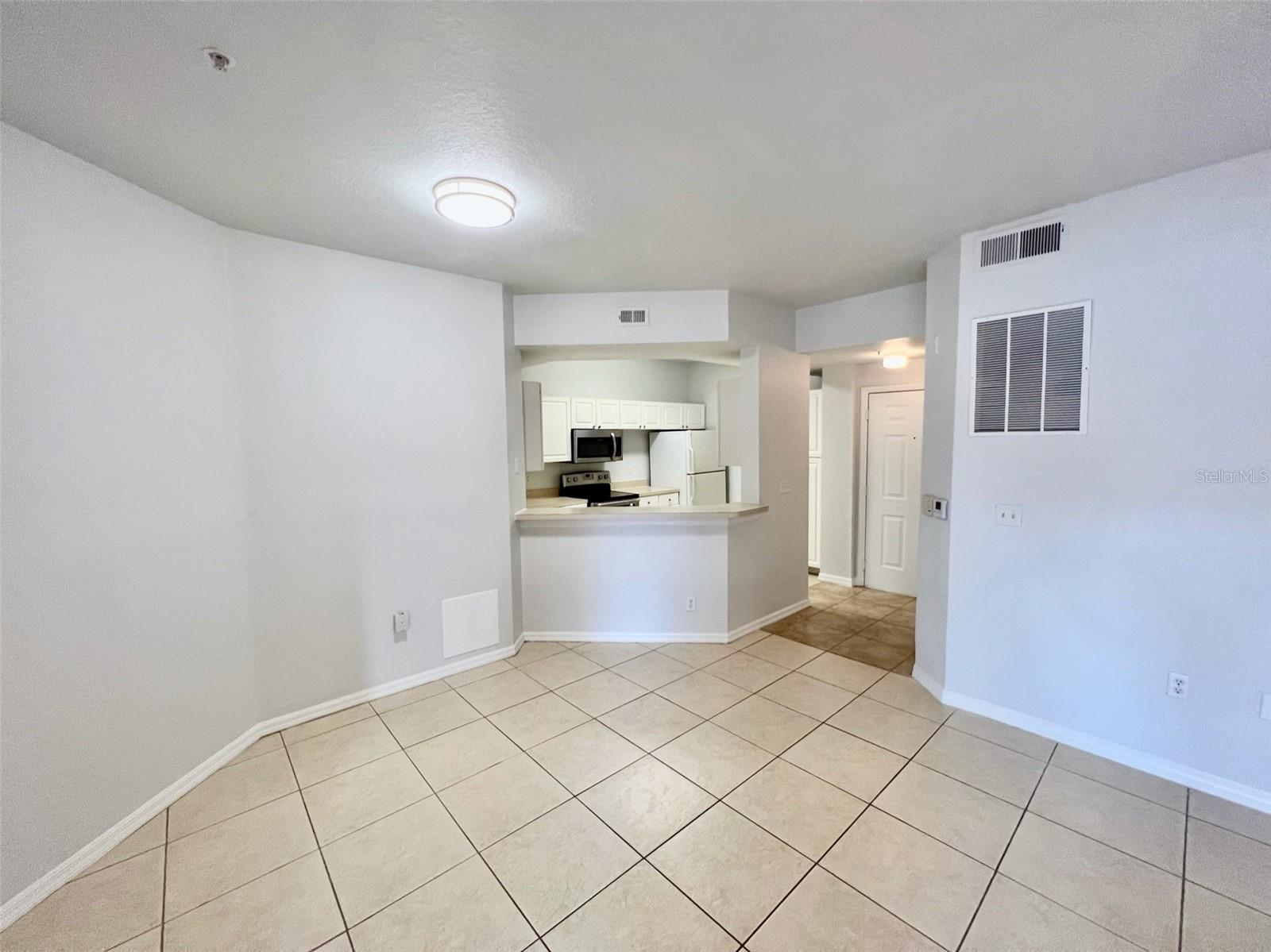 PALMS CLUB CONDO - Residential Lease