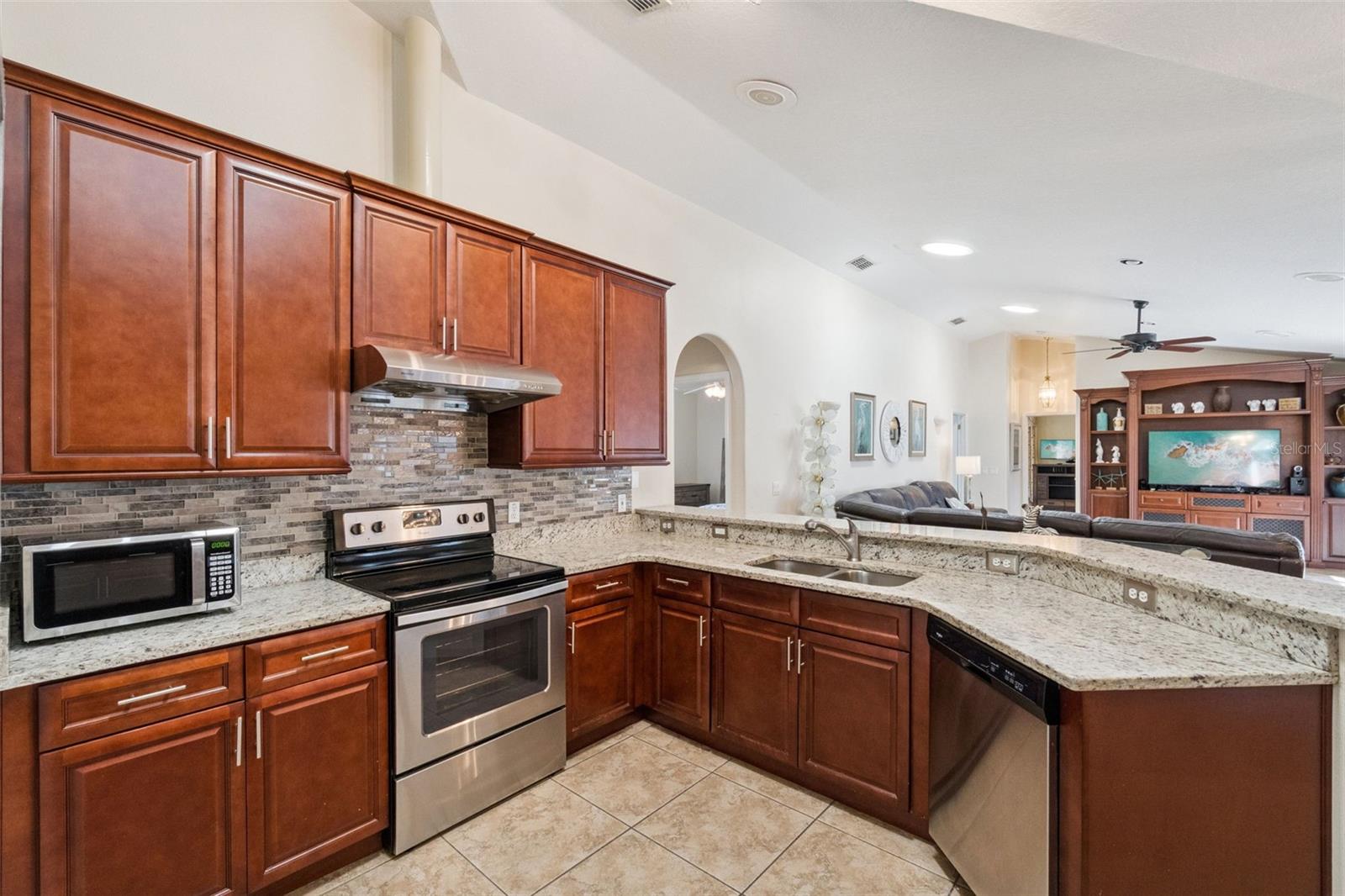 ROLLING HILLS ESTATES UNIT 2 AT FORMOSA GARDENS - Residential