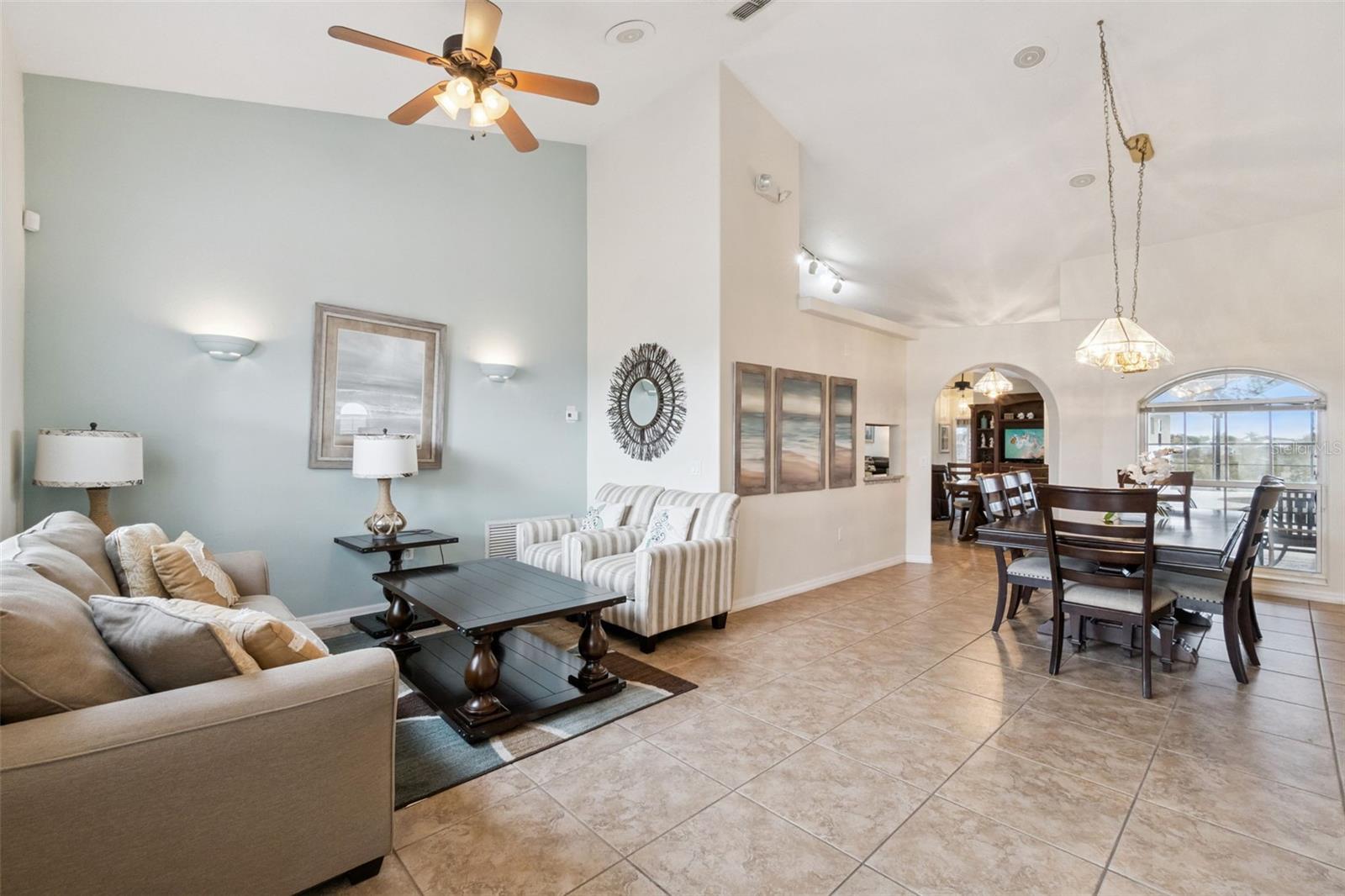 ROLLING HILLS ESTATES UNIT 2 AT FORMOSA GARDENS - Residential