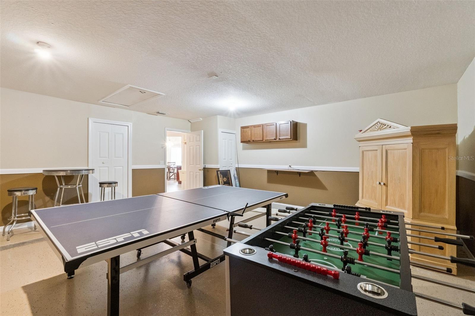 ROLLING HILLS ESTATES UNIT 2 AT FORMOSA GARDENS - Residential