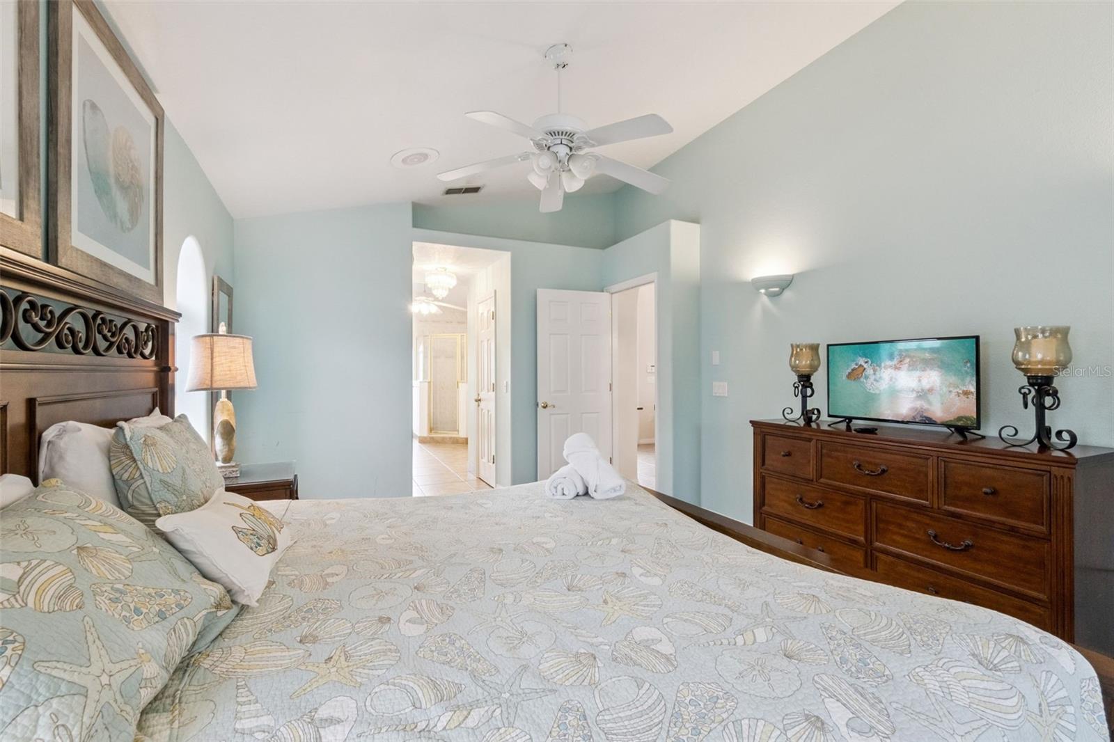 ROLLING HILLS ESTATES UNIT 2 AT FORMOSA GARDENS - Residential