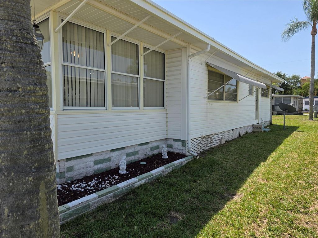 Photo of 18675 Us Highway 19 N #318, Clearwater, FL 33764 (MLS # TB8438751)