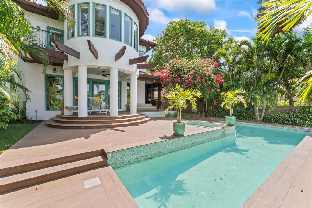 Photo of 90 Bahama Circle, Tampa, FL 33606 (MLS # TB8372734)